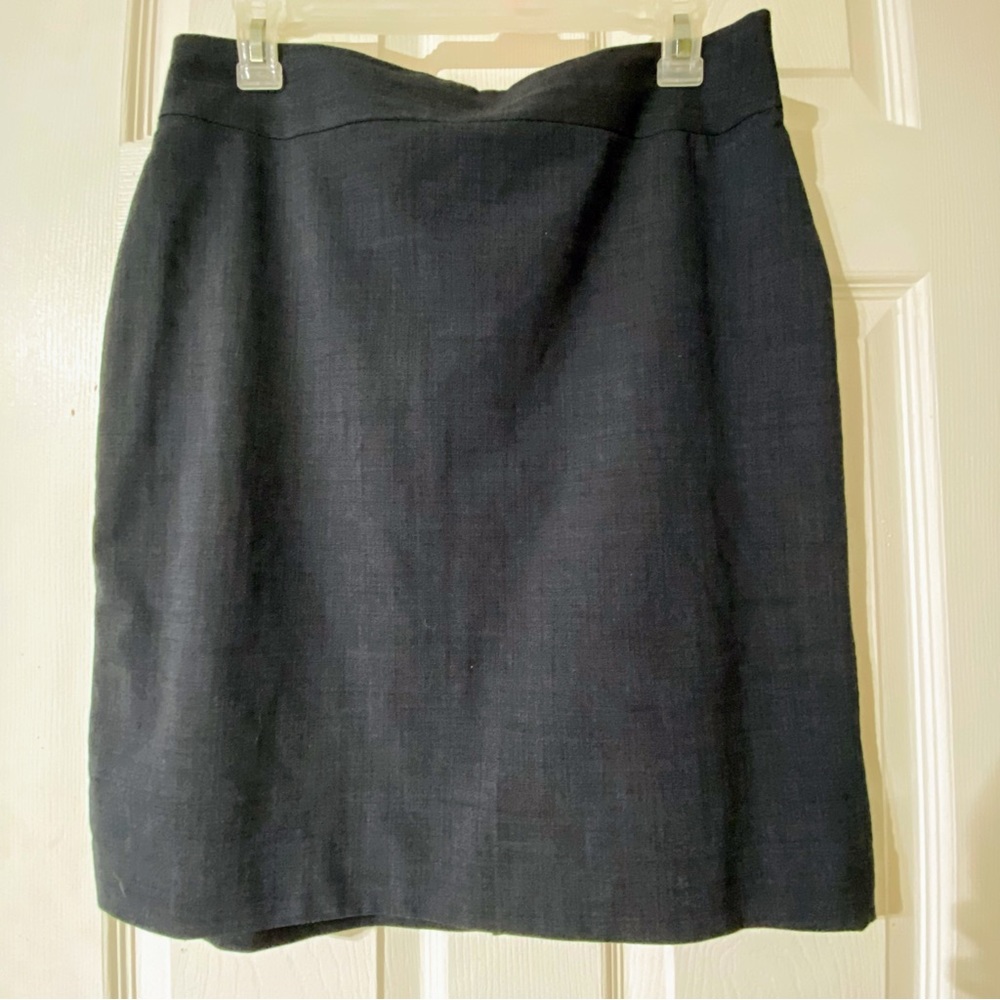 Banana Republic women’s Navy Pencil Skirt Size 8P Like NWOT